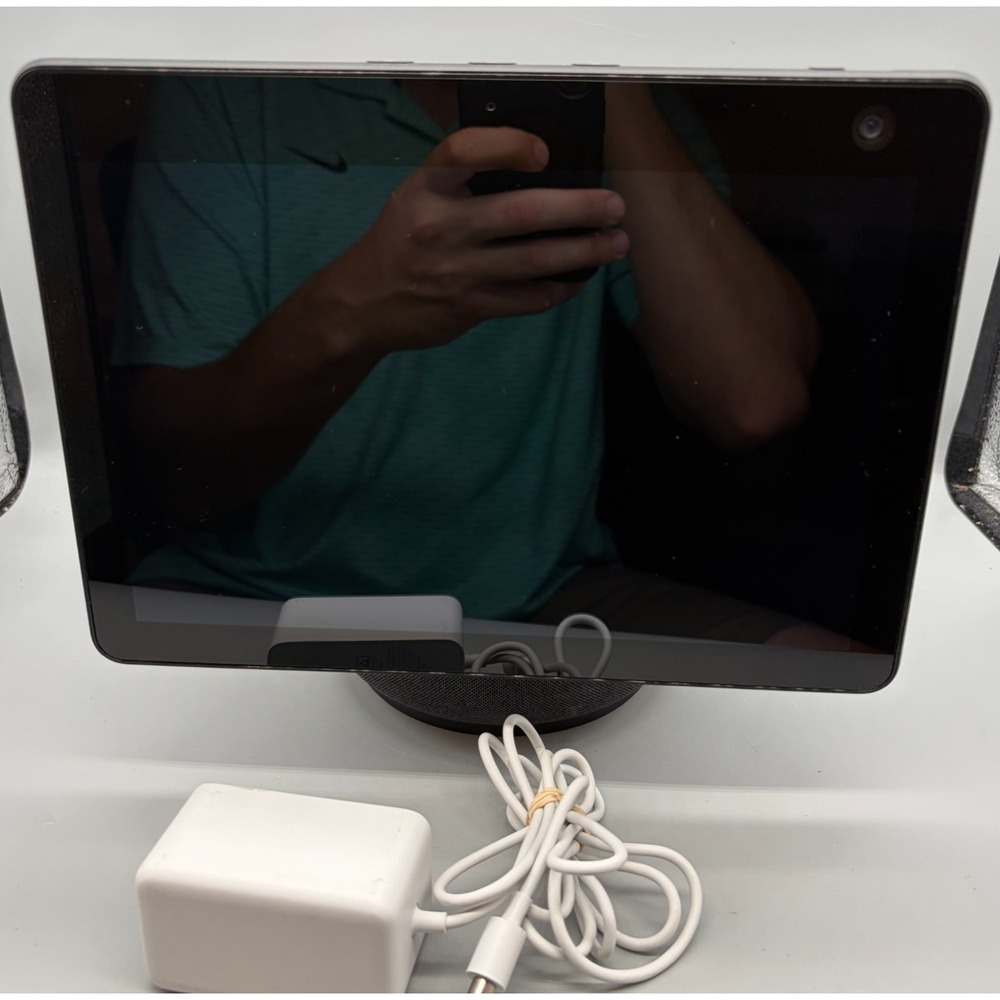 Amazon Echo Show 10 (3rd Gen) Smart Speaker - Black  (T4E4AT)